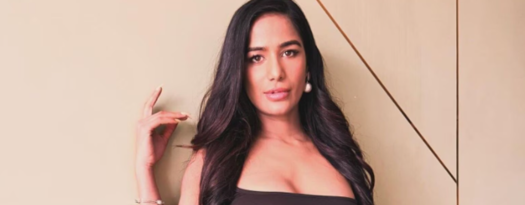 Poonam Pandey In Trouble; FIR And Rs 100 Crore Defamation Lawsuit Poonam Pandey In Trouble; FIR And Rs 100 Crore Defamation Lawsuit