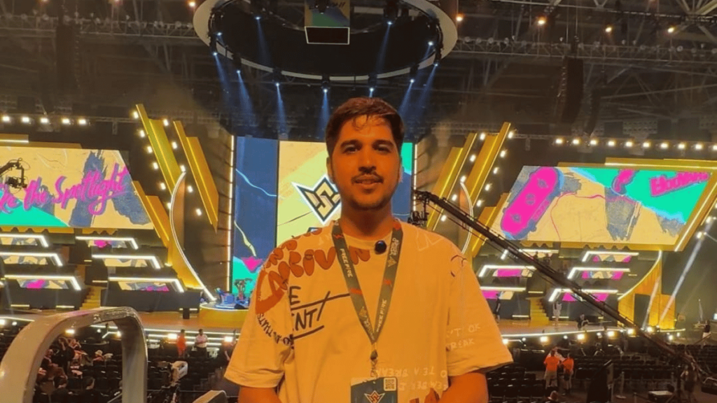 Desi Gamers aka Amit Sharma takes India to the Global Stage at Free Fire World Series (FFWS) 2024 Desi Gamers aka Amit Sharma takes India to the Global Stage at Free Fire World Series (FFWS) 2024